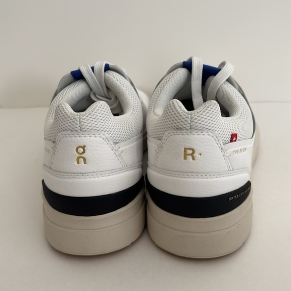 On Cloud White Blue The Roger Faux Leather Casual Sneaker Shoes Wome‎ Size 9 NEW - Picture 2 of 15